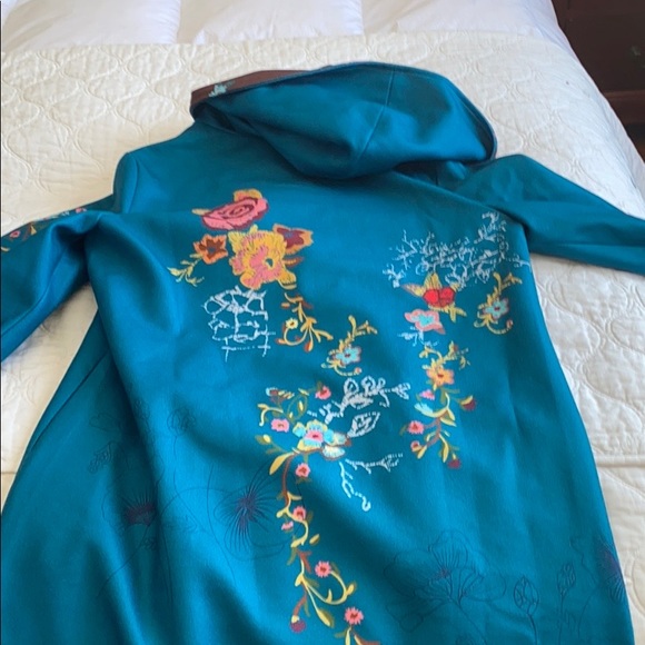 Beautiful Colourful Coat - Picture 4 of 8